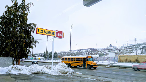 Tire Shop «Les Schwab Tire Center», reviews and photos, 1056 E Woodin Ave, Chelan, WA 98816, USA
