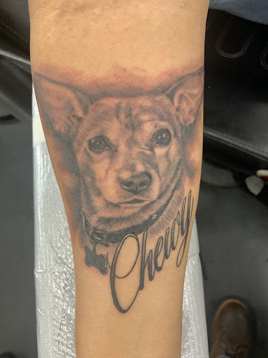 Tattoo Shop «Authentic Arts Tattoo & Gallery», reviews and photos, 207 Terry Rd, Smithtown, NY 11787, USA