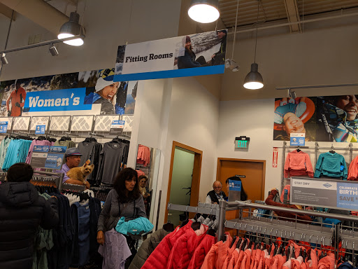 Sportswear Store «Columbia Sportswear Outlet Store», reviews and photos, 100 Citadel Dr #636, Commerce, CA 90040, USA