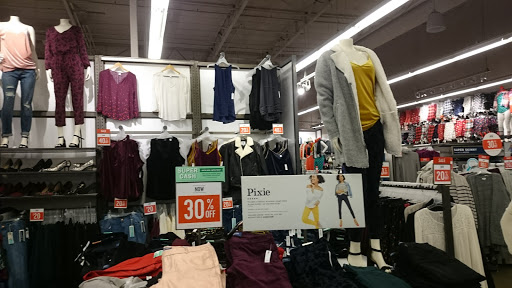 Clothing Store «Old Navy», reviews and photos, 3470 W Century Blvd, Inglewood, CA 90303, USA