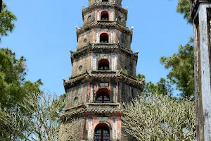 Thien Mu Pagoda image