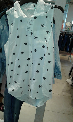 Clothing Store «H&M», reviews and photos, 2 S 69th St, Upper Darby, PA 19082, USA