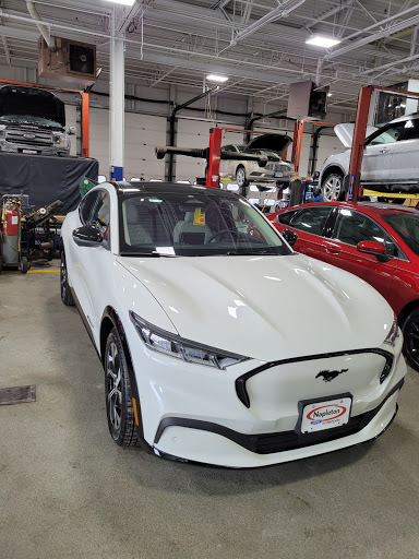 Ford Dealer «Napleton Ford in Libertyville», reviews and photos, 1010 S Milwaukee Ave, Libertyville, IL 60048, USA