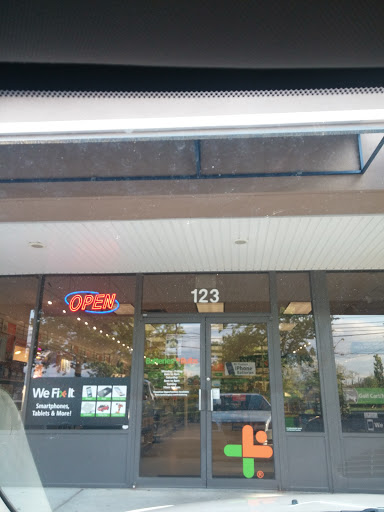 Car Battery Store «Batteries Plus Bulbs», reviews and photos, 123 W Kemper Rd, Springdale, OH 45246, USA