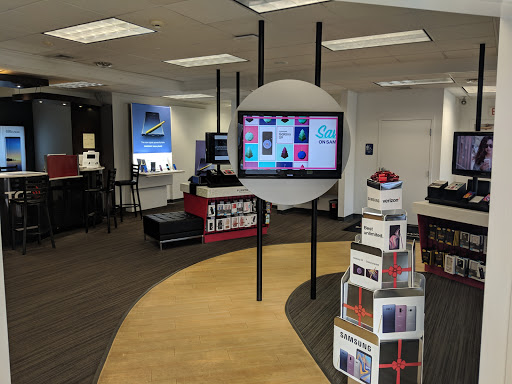 Cell Phone Store «Verizon Authorized Retailer, TCC», reviews and photos, 41 N Londonderry Square, Palmyra, PA 17078, USA
