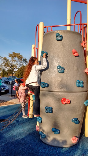 Park «Triangle Park», reviews and photos, 339 E Old Country Rd, Hicksville, NY 11801, USA