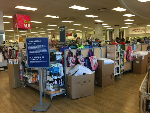 Department Store «Marshalls & HomeGoods», reviews and photos, 701 NJ-440, Jersey City, NJ 07304, USA
