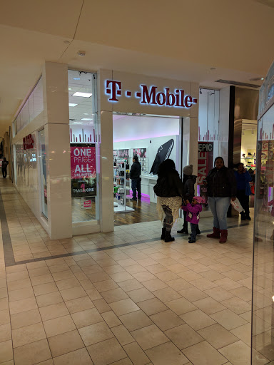 Cell Phone Store «T-Mobile», reviews and photos, 112 Eisenhower Pkwy #1037, Livingston, NJ 07039, USA