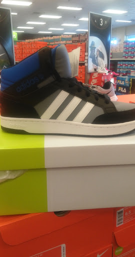 Shoe Store «Shoe Carnival», reviews and photos, 1620 Dogwood Dr SE, Conyers, GA 30013, USA