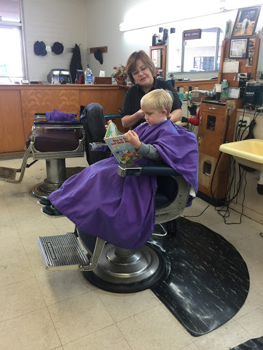 Barber Shop «M & T Barber Shop Inc», reviews and photos, 2713 Battleground Ave, Greensboro, NC 27408, USA