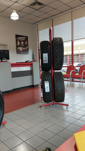Tire Shop «Discount Tire Store», reviews and photos, 1887 Haggerty Rd, Commerce Charter Twp, MI 48390, USA