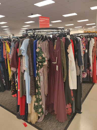 Department Store «Nordstrom Rack Sunset Valley Shopping Center», reviews and photos, 5601 Brodie Ln, Sunset Valley, TX 78745, USA