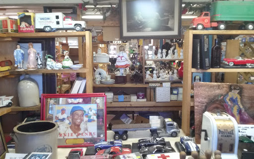 Flea Market «The Douglas Flea Market», reviews and photos, 436 NE Main St, Douglas, MA 01516, USA