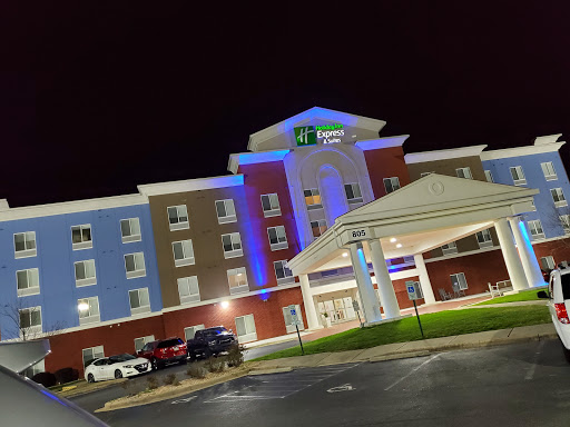 Holiday Inn Express & Suites Charlotte- Arrowood, an IHG Hotel