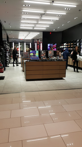 Cosmetics Store «MAC Cosmetics», reviews and photos, 294 West Market, Bloomington, MN 55425, USA