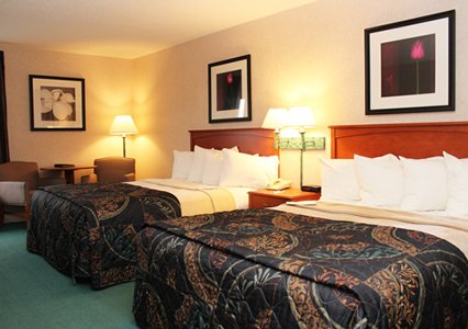 Clarion Hotel & Suites Riverfront image 4
