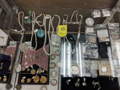 Pawn Shop «Familia Pawn», reviews and photos, 12160 Firestone Blvd, Norwalk, CA 90650, USA