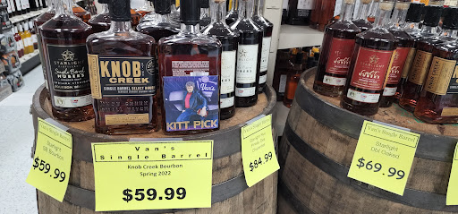 Beer Store «Vans Liquor Store», reviews and photos, 470 Sinsinawa Ave, East Dubuque, IL 61025, USA