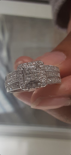 Jewelry Store «Zales - The Diamond Store», reviews and photos, 3213 Bel Air Mall, Mobile, AL 36606, USA