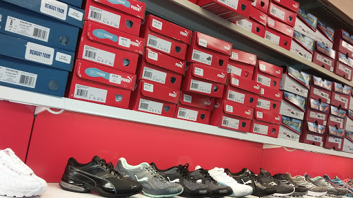 Shoe Store «Famous Footwear», reviews and photos, 505-507 W 49th St, Hialeah, FL 33012, USA