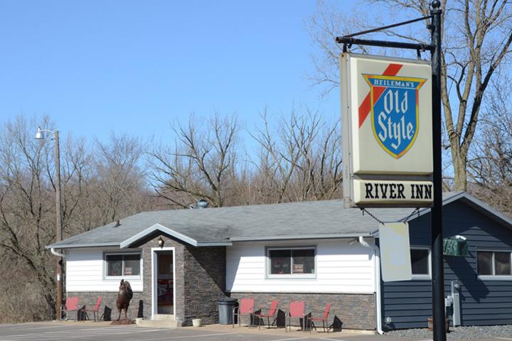 River Inn Bar