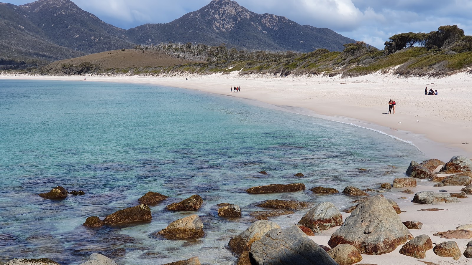 Foto di Wineglass Bay Beach e il suo bellissimo paesaggio