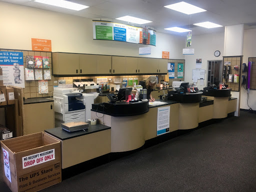 Shipping and Mailing Service «The UPS Store», reviews and photos, 520 Folly Rd, Charleston, SC 29412, USA