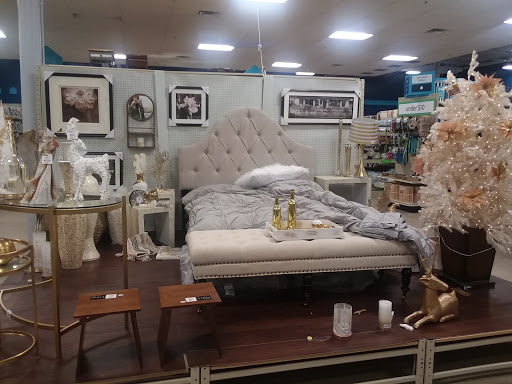 Home Goods Store «At Home», reviews and photos, 1325 N Meacham Rd, Schaumburg, IL 60173, USA