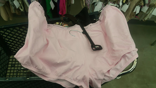 Clothing Store «1/2 of 1/2 Name Brand Clothing», reviews and photos, 2832 S Glenstone Ave, Springfield, MO 65804, USA