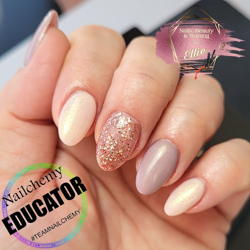 Comments and reviews of Nails, Beauty and Training by Ellie