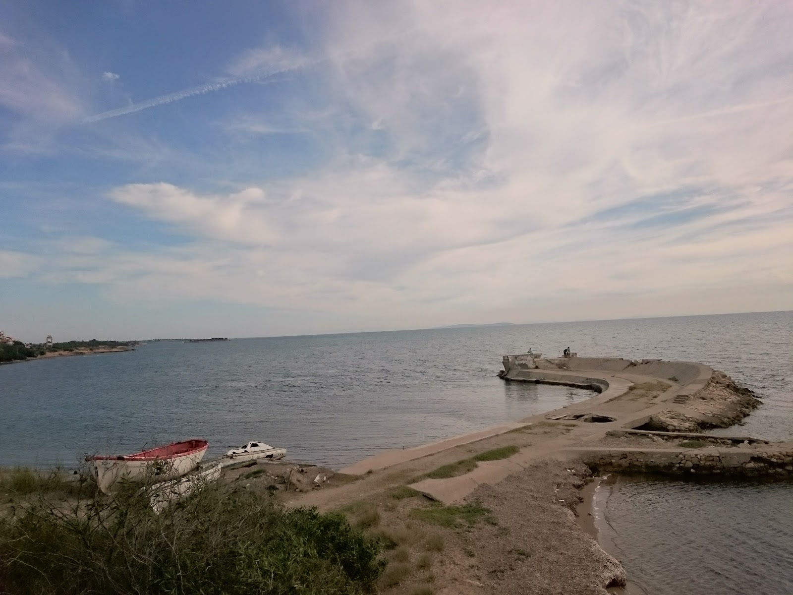 Gulbahce beach III的照片 带有小海湾