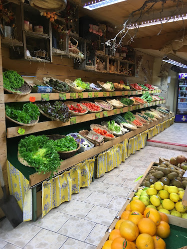 MAGASIN PAMPLEMOUSSE SAS CARAMBOLE à Mouriès