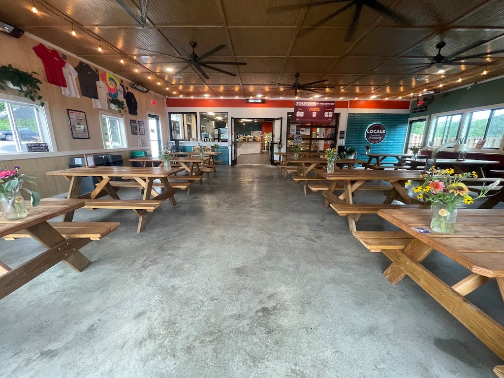 Locals Food Hub & Pizza Pub 40601