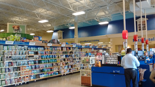 Pet Supply Store «PetSmart», reviews and photos, 400 Mill Creek Dr, Secaucus, NJ 07094, USA