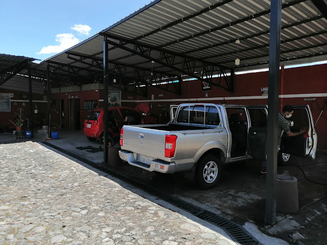 Opiniones de Lavado Express La Quinta en Sangolqui - Servicio de lavado de coches