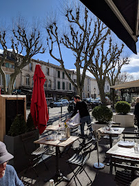 Atmosphère du Restaurant français Gus restaurant - Saint-Rémy-de-Provence à Saint-Rémy-de-Provence - n°3