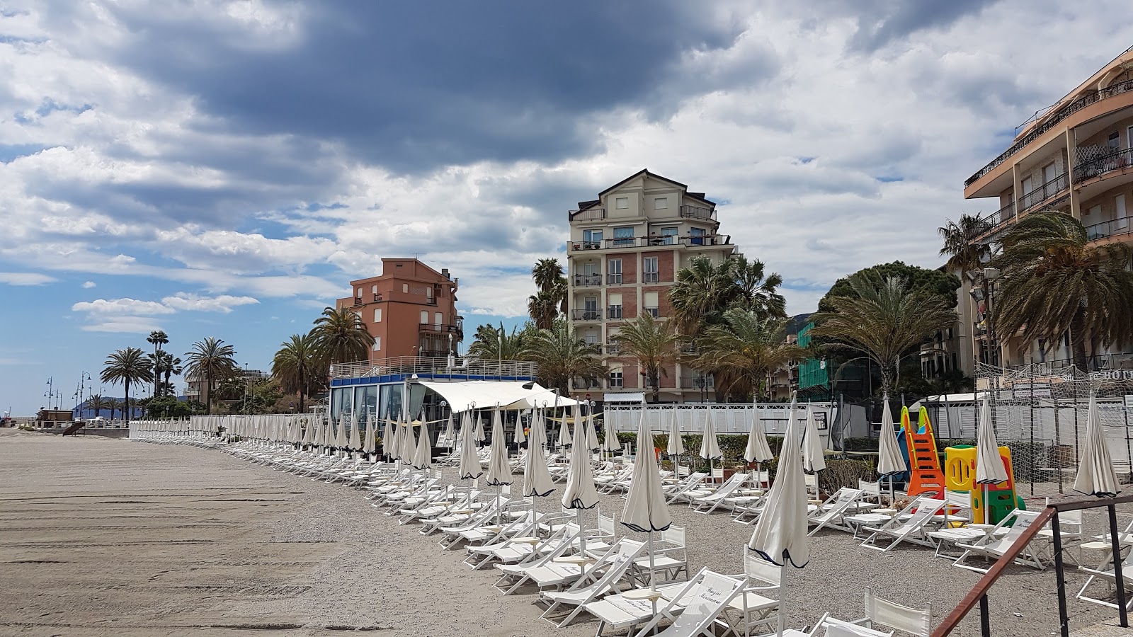 Foto av Doria beach med hög nivå av renlighet