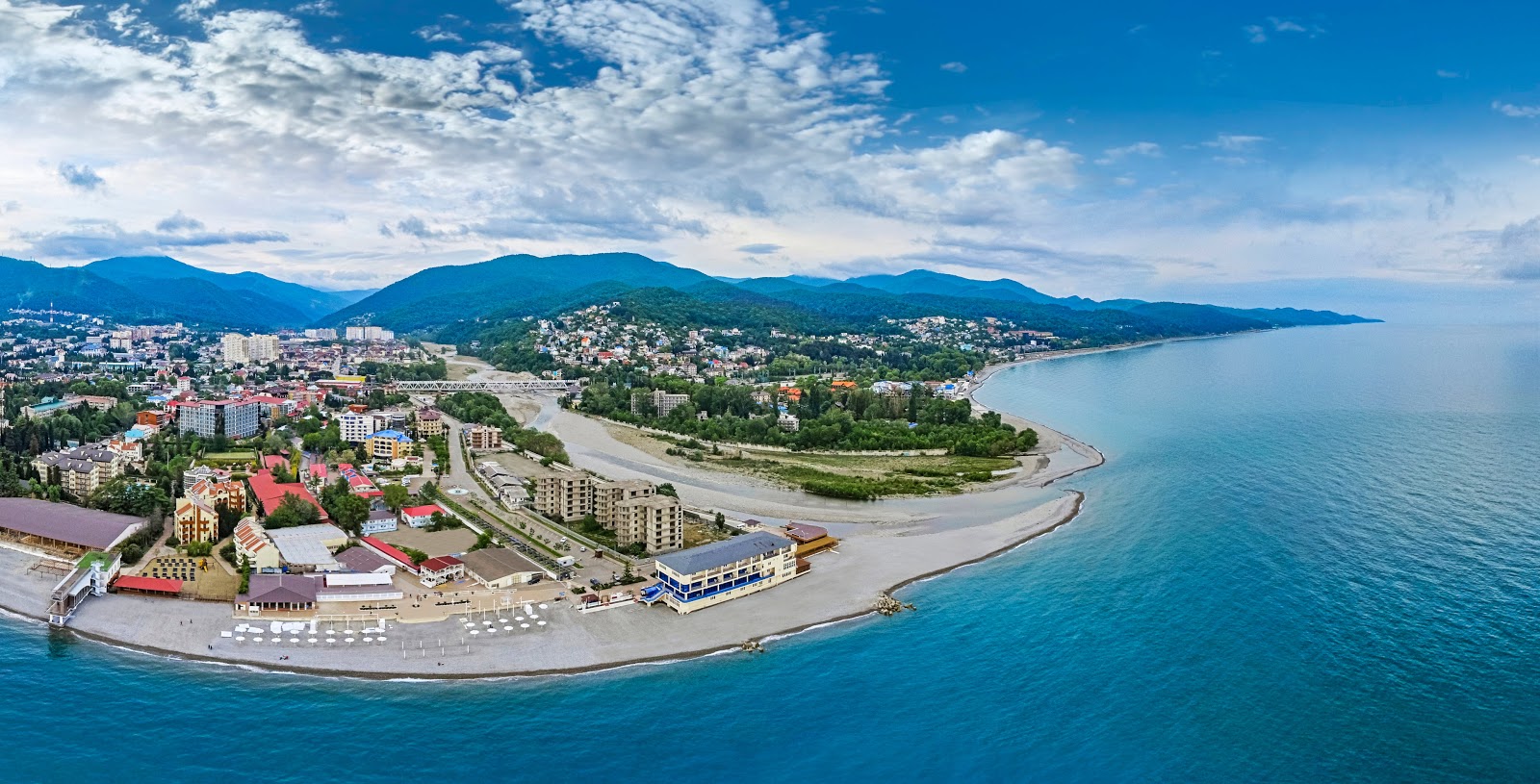 Foto af Lazarevskoe beach faciliteter område