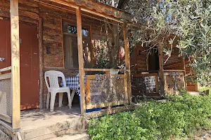 HASBAHÇE TATİL KÖYÜ Kamping Assos bahremkale yolu üzerinde bulunan Kamp, Karavan Oda, Çadır, Ve Bungalov yaşam merkezi. image