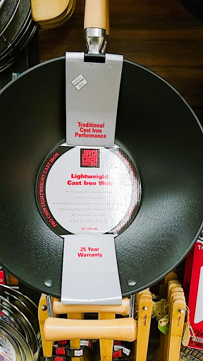 Shopping Mall «Fashion Center Paramus», reviews and photos, 747 NJ-17, Paramus, NJ 07652, USA