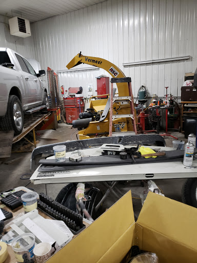 Auto Body Shop «Hanson Automotive Inc», reviews and photos, 2462 Freedom Ct, Iowa City, IA 52240, USA