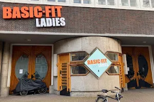 Basic-Fit Fitness Amsterdam Overtoom Ladies image