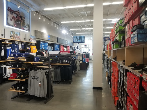 Shoe Store «WSS», reviews and photos, 460 San Fernando Mission Blvd, San Fernando, CA 91340, USA