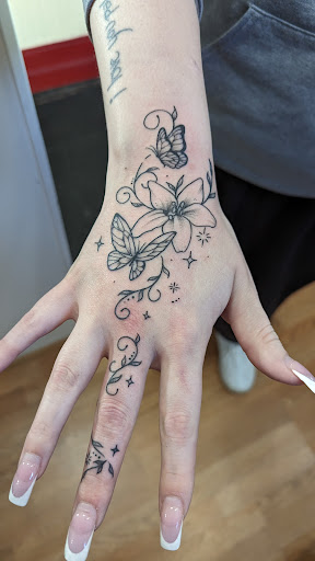 Explore simple beach tattoo ideas, creative tattoo ideas in Georgetown, available at Grasshopper Tattoo Studio