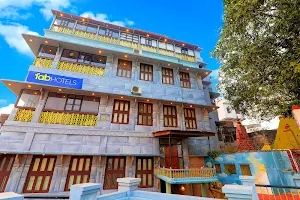 FabHotel East View - Hotel in Lokar Kund Ghat, Varanasi image