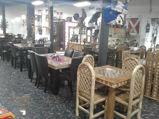 Flea Market «Springfield Flea Market & Gifts», reviews and photos, 1325 E Trafficway St, Springfield, MO 65802, USA