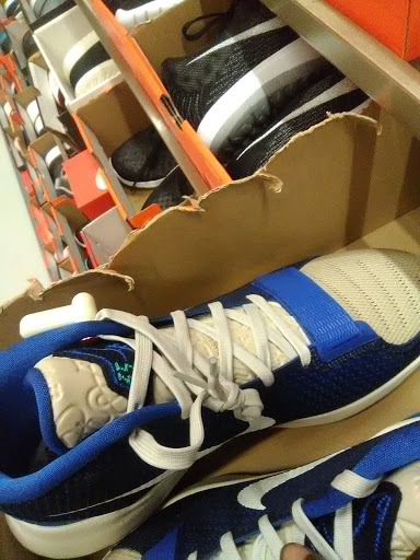 Sporting Goods Store «Nike Factory Store», reviews and photos, 8510 S Cottage Grove Ave, Chicago, IL 60619, USA