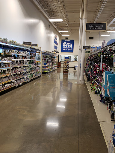 Pet Supply Store «PetSmart», reviews and photos, 159 N Weber Rd, Bolingbrook, IL 60490, USA