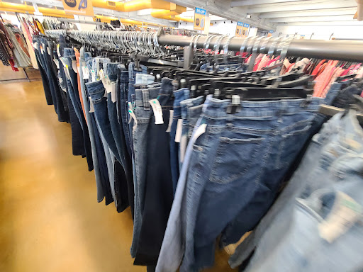 Thrift Store «Goodwill Store», reviews and photos, 23740 El Toro Rd e, Lake Forest, CA 92630, USA