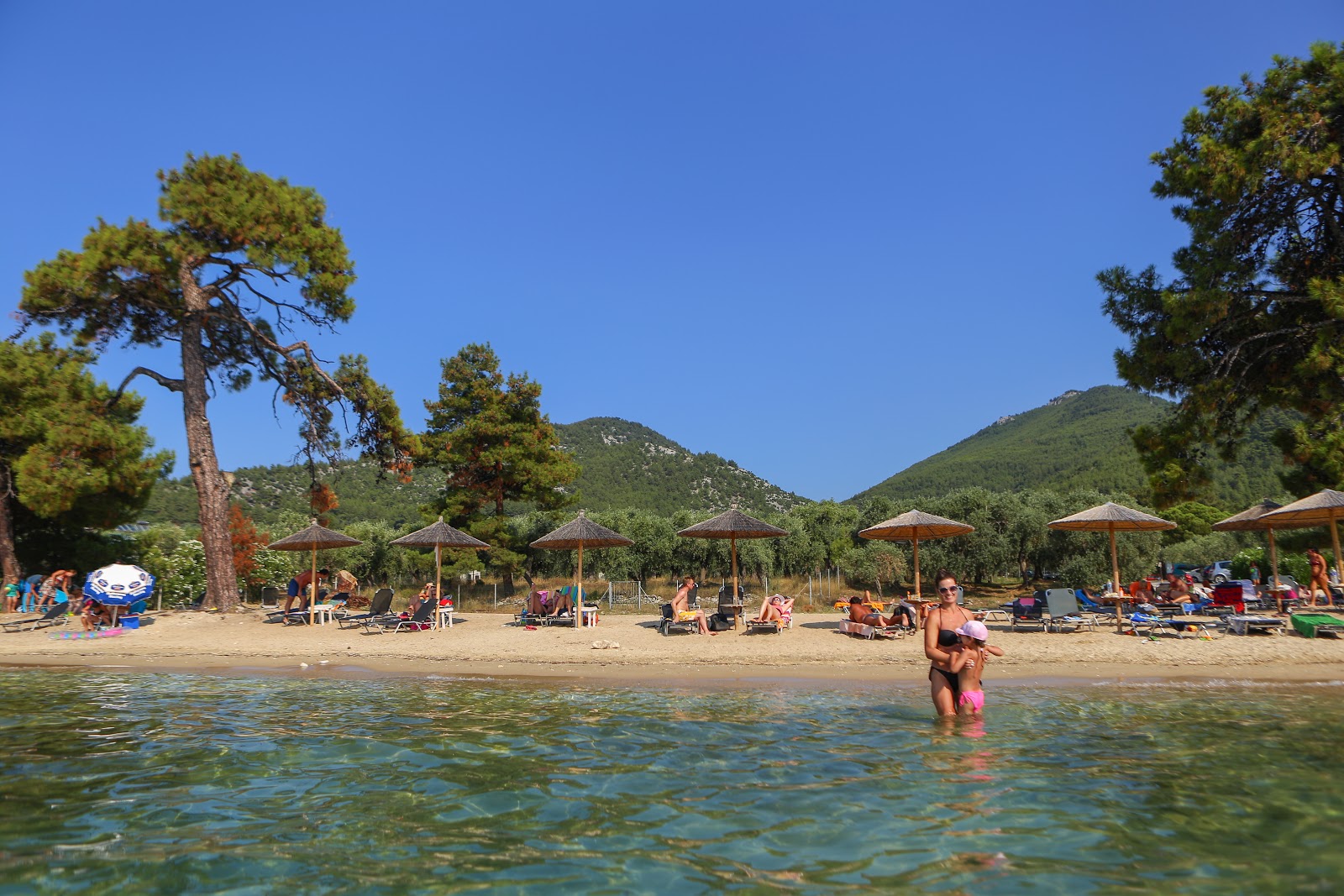 Foto van Pachis beach en de nederzetting